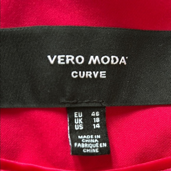 Vero Moda Vibrant Pink Blazer - Picture 2 of 6